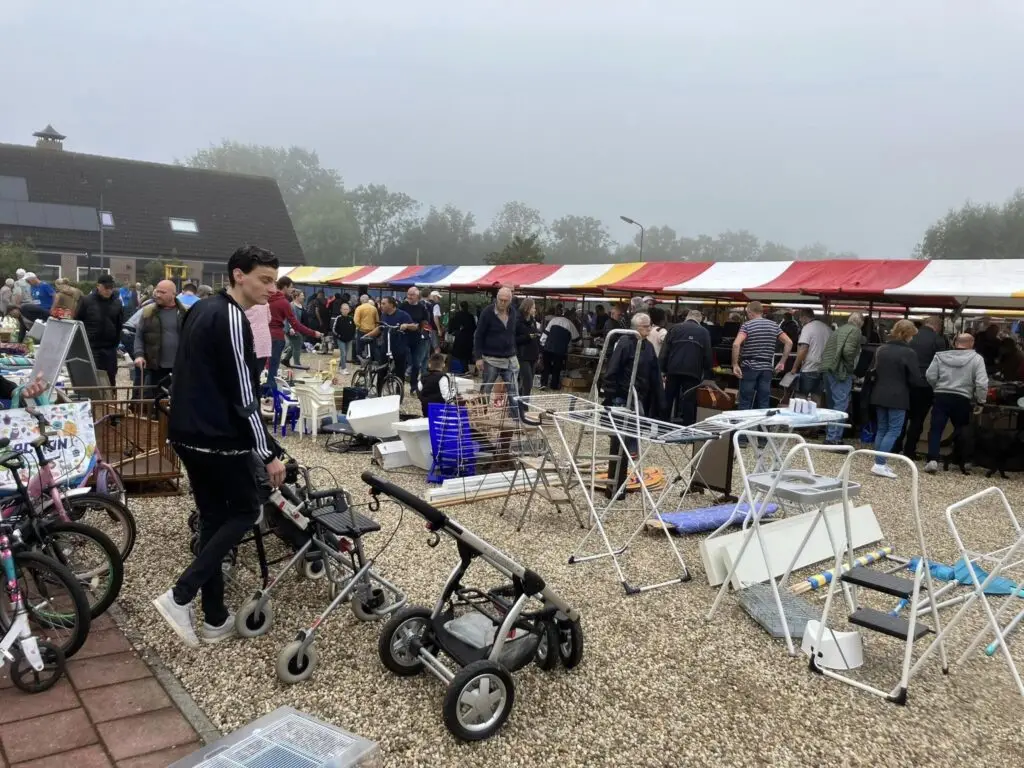 Rommelmarkt Brugkerk Lopik met bijzondere veiling voor het goede doel