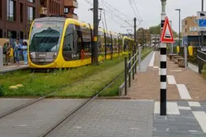 Regio Utrecht staat voor grote uitdagingen. De regio groeit. Om de regio bereikbaar te houden, is beter openbaar vervoer nodig.