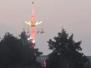 Kermisattractie IJsselstein valt op grote hoogte stil, mensen zitten vast