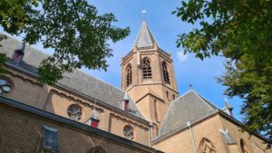 Verborgen schatten: de RK kerk in Houten